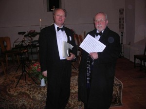 Hans-Joachim Scheitzbach und Lothar de Maizière nach dem Konzert am 16.3.2006 in der Staakener Dorfkirche